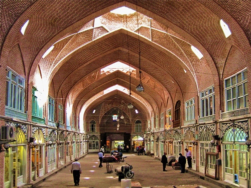 کف‌سازی معبر قانلی دالان بازار جهانی تبریز