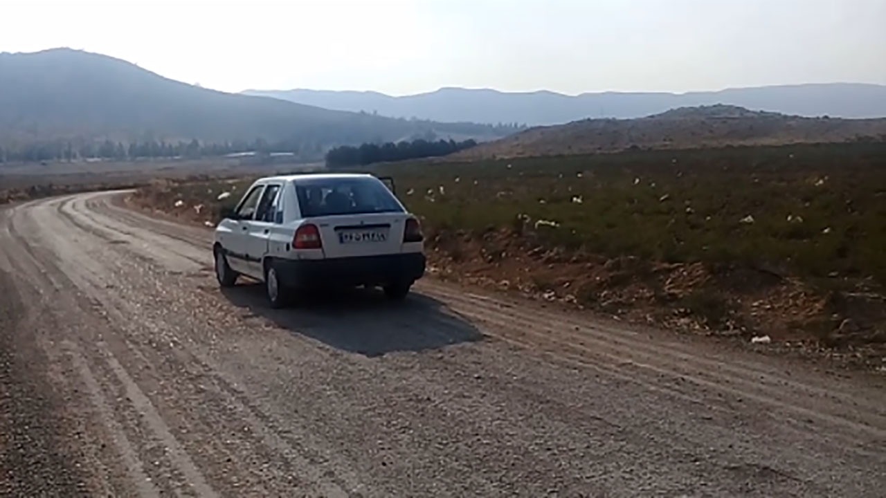 گلایه از وضع نامناسب جاده در روستای تپه چشمه مورینه + فیلم