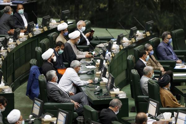 ۱۱ میلیون مجرد چشم انتظار اجرای قانون ازدواج/ آغاز یک تحصن در پارلمان