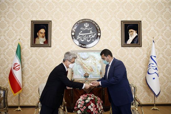 متفکر آزاد با سفیر کره جنوبی دیدار کرد
