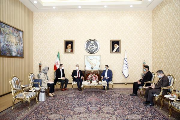 متفکر آزاد با سفیر کره جنوبی دیدار کرد