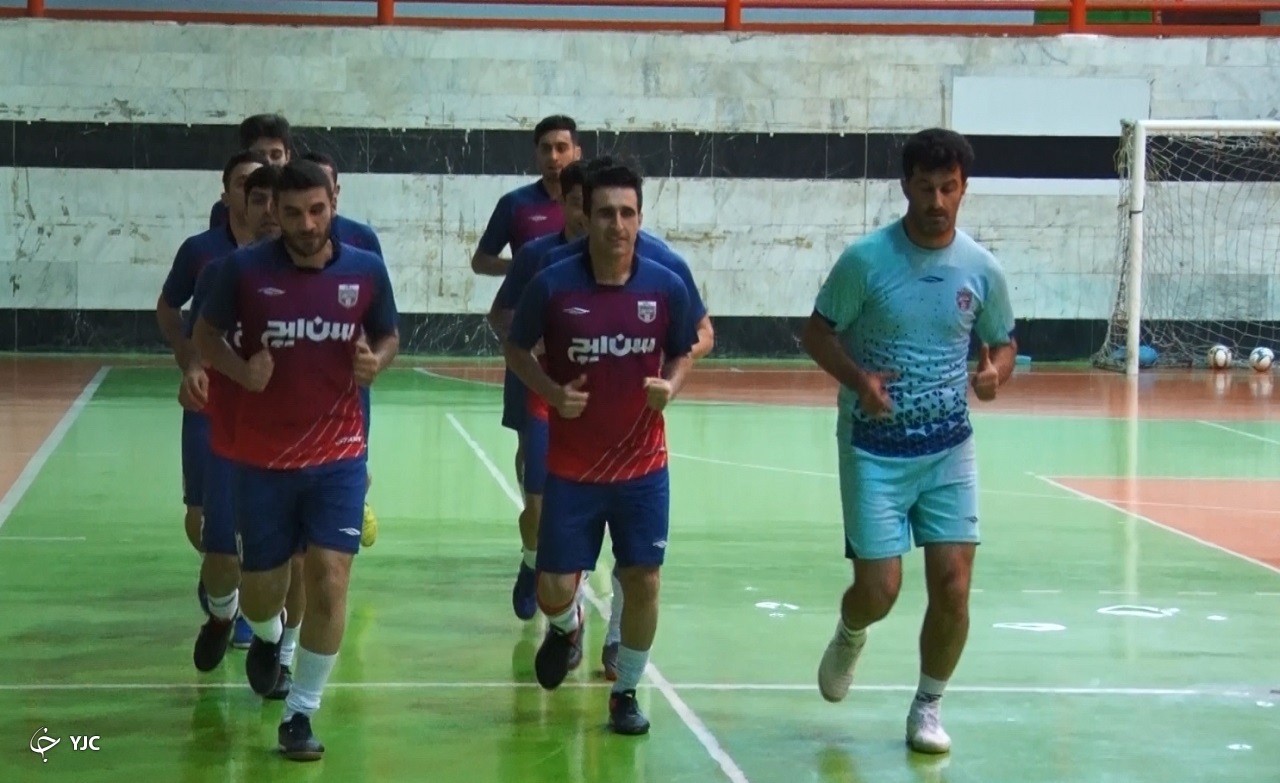 تمرینات آمادگی سن ایچ ساوه با وجود تعلیق مسابقات لیگ