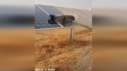لحظه خروج یک فضانورد از ایستگاه فضایی برای نصب پنل خورشیدی + فیلم