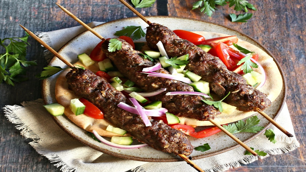 طرز تهیه کوفته کباب ترکی استانبولی با سس خوشمزه