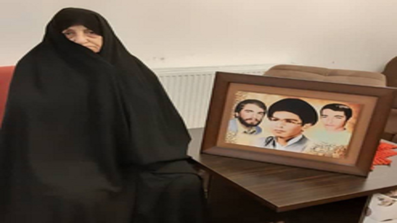 مادر شهیدان میرکریمی:از غسال خواستم اجازه بدهد خودم فرزند شهیدم را غسل بدهم
