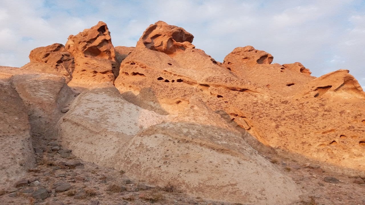 نمایی زیبا از کوه‌های مریخی در تبریز + تصاویر