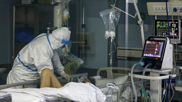مرگ ۱۰ نفر در استان همدان بر اثر ابتلا به کرونا/ مراجعه ۶۴۱ نفر با علائم کرونا به مراکز درمانی استان