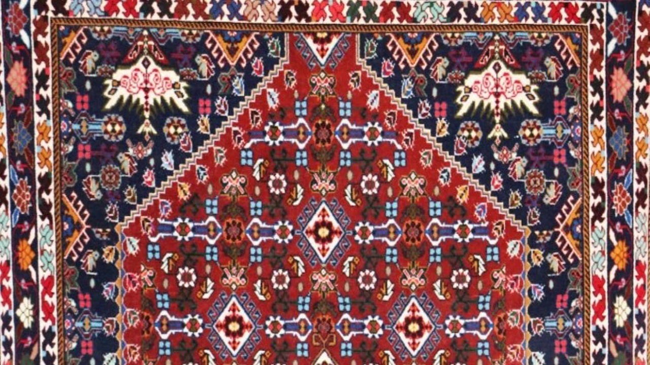 وقتی گلیم قالیبافان از آب بیرون نمی آید/ از دزدیده شدن طرح های اصیل ایرانی تا جولان دلالان نان بُر
