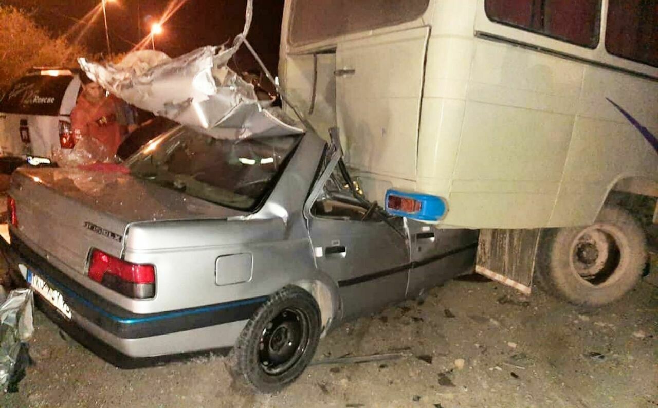 برخورد مرگبار پژو با مینی بوس
