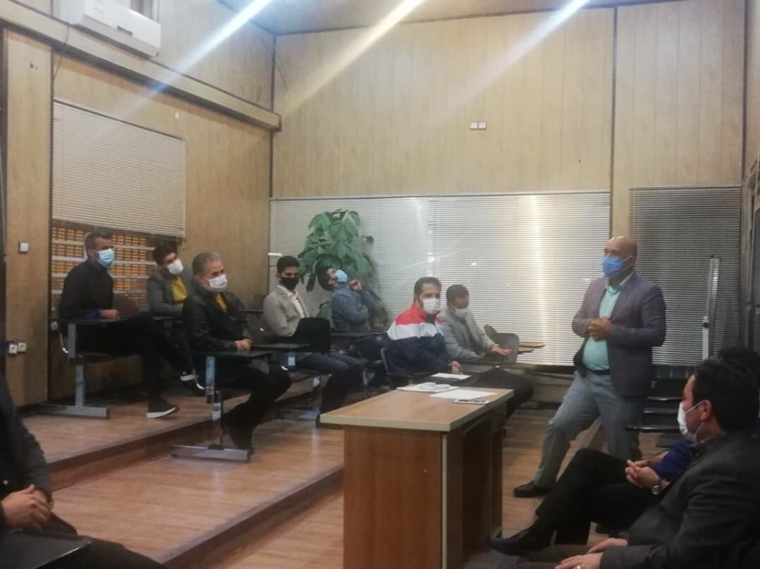 نشست داوران و کمک‌داوران کرمانیِ لیگ‌های کشوری برگزار شد