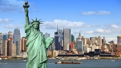 فیلمی دیدنی از یک غار یخی شگفت انگیز