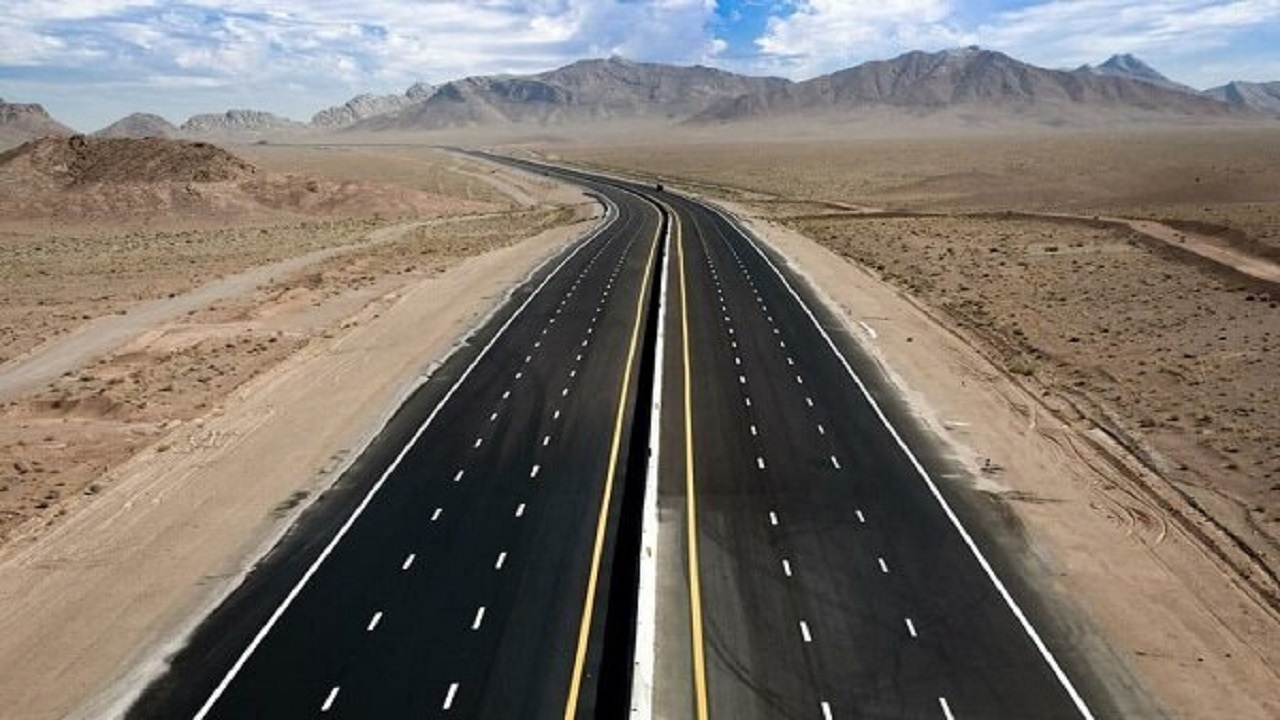 بهره برداری از آزاد راه شرق اصفهان با دستور رئیس جمهور/ افتتاح قطعه سوم تا پایان سال ۱۴۰۰