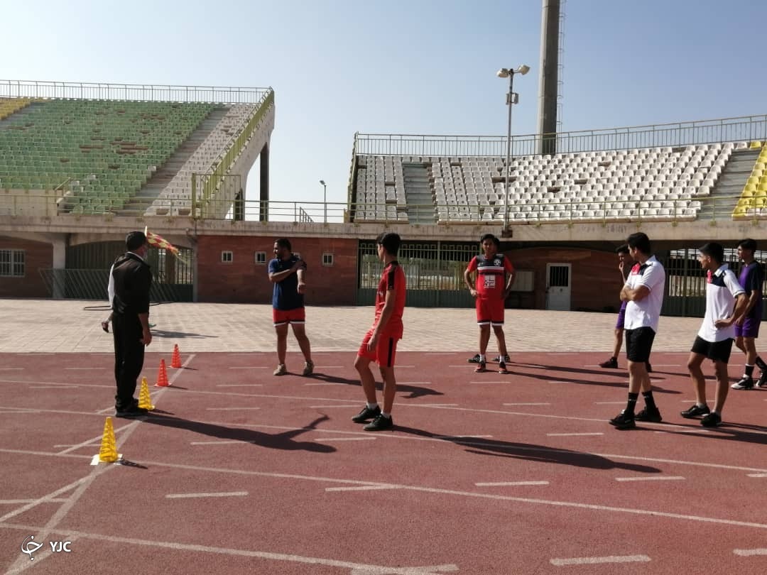 برگزاری تست آمادگی جسمانی داوران فوتبال کرمان با حضور علیرضا سهرابی