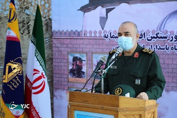 ناو اقیانوس پیمای شهید رودکی چه تجهیزاتی دارد؟ / از حضور شکارچی کرکس تا سکوی فرود بالگرد