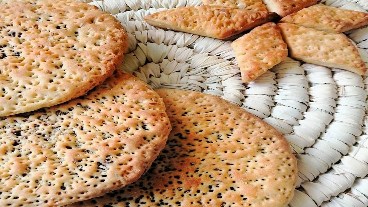 طرز تهیه کلوچه خرمایی خانگی شوشتری و دزفولی نرم و خوشمزه