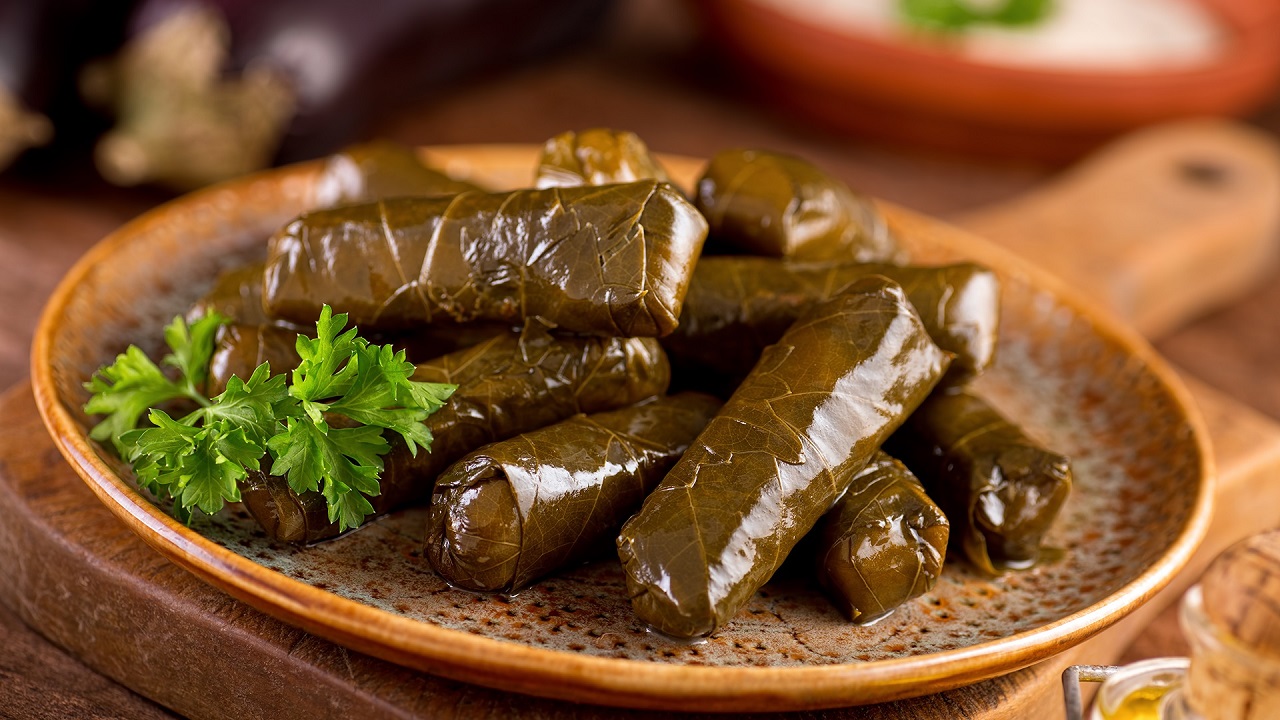 آموزش آشپزی؛ از املت هندی پاراتا تخم&zwnj;مرغ و دلمه کدو حلوایی متفاوت تا طرز تهیه انواع کورن داگ خوشمزه + تصاویر