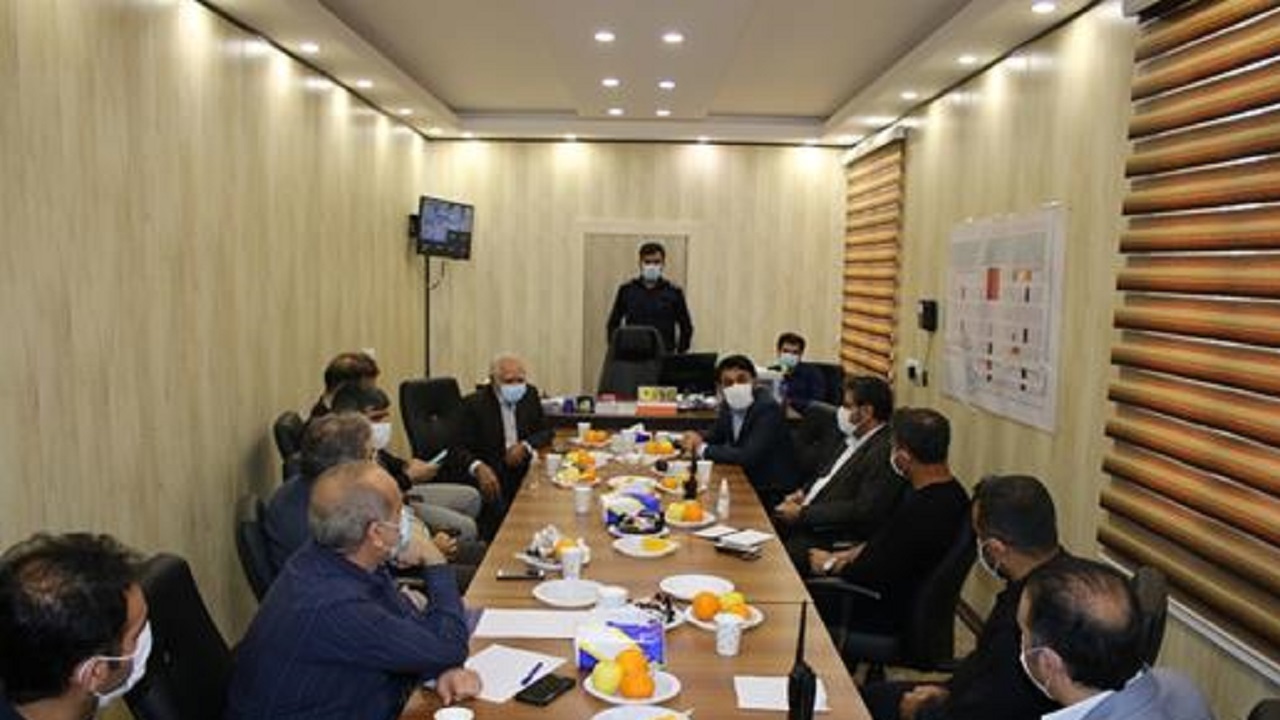دیدار مسئولان شهرداری اهواز با مجموعه بنکداران در کوی مهدیس