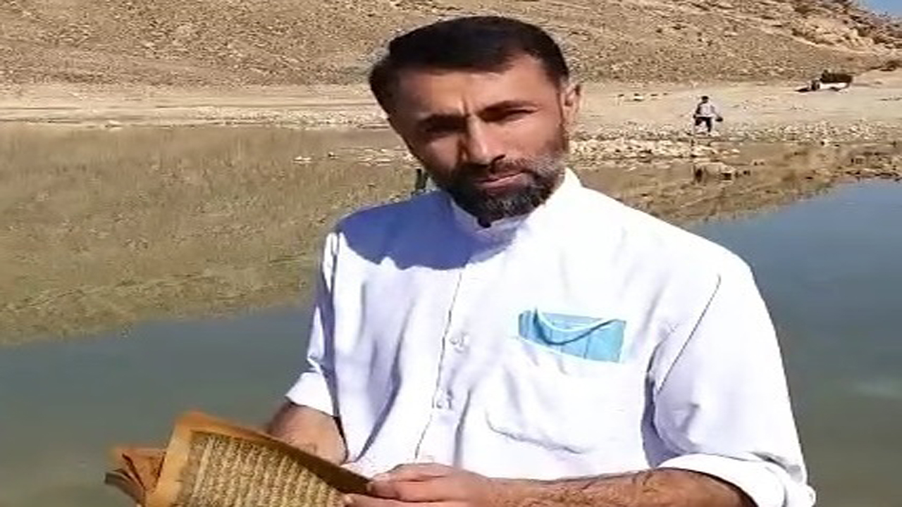 جمع آوری قرآن‌های سپرده به آب در فیروزآباد