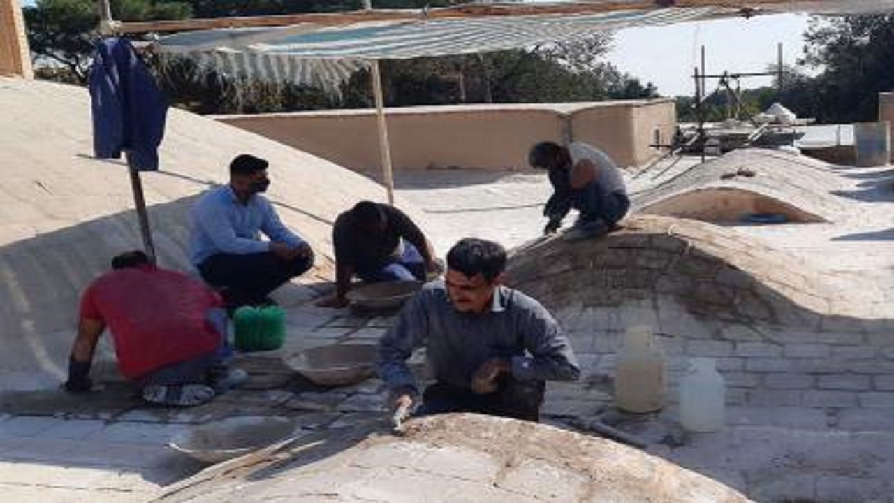 مرمت پشت‌بام کاخ هشت‌بهشت اصفهان