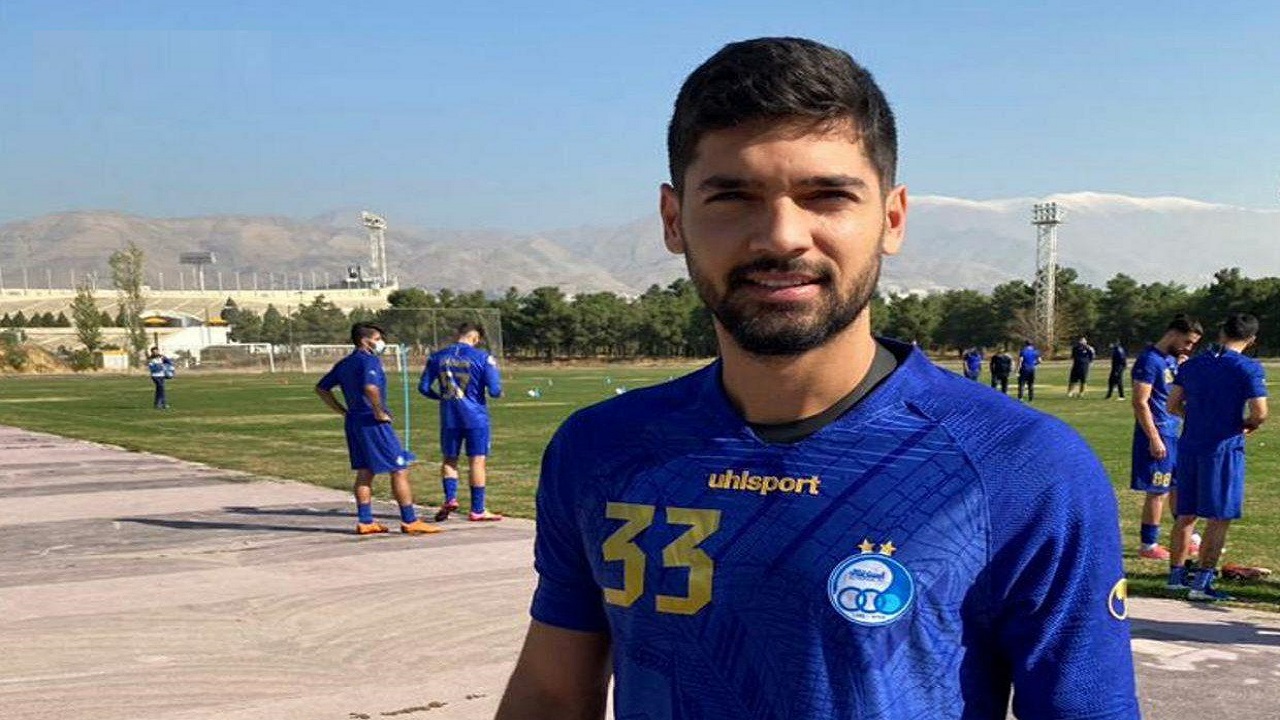 بازیکن استقلال تست کرونا می‌دهد