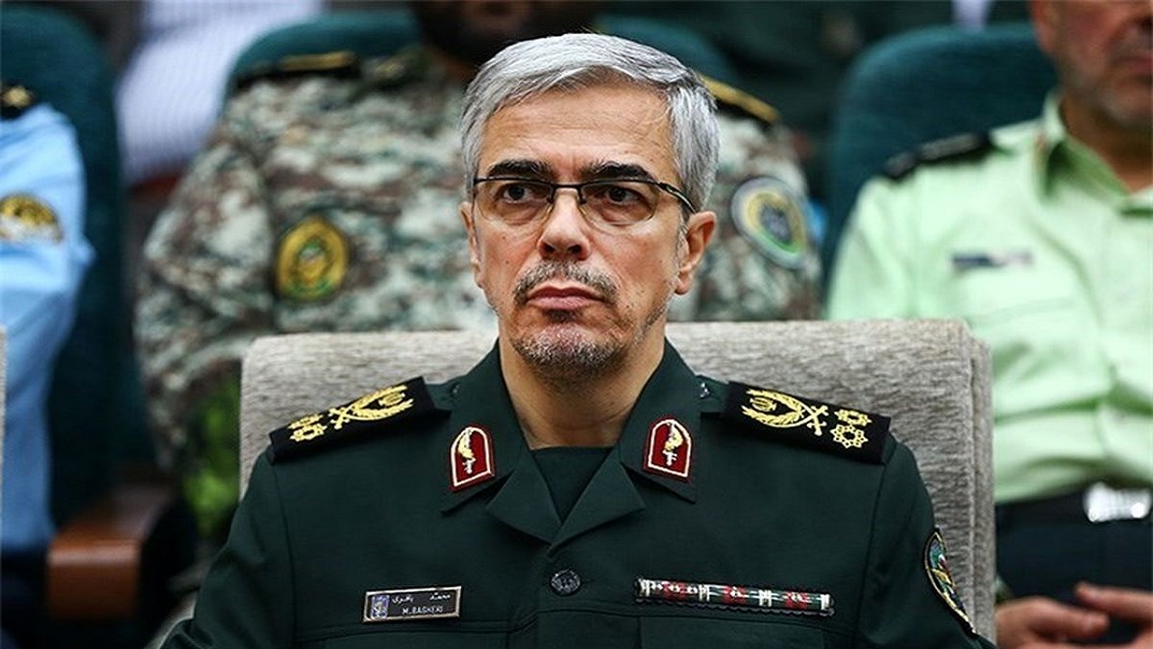 سرلشکر باقری: دولتمردان فرانسه با علایق دینی مسلمانان بازی نکنند/ توهین به پیامبر اسلام (ص) محکوم است