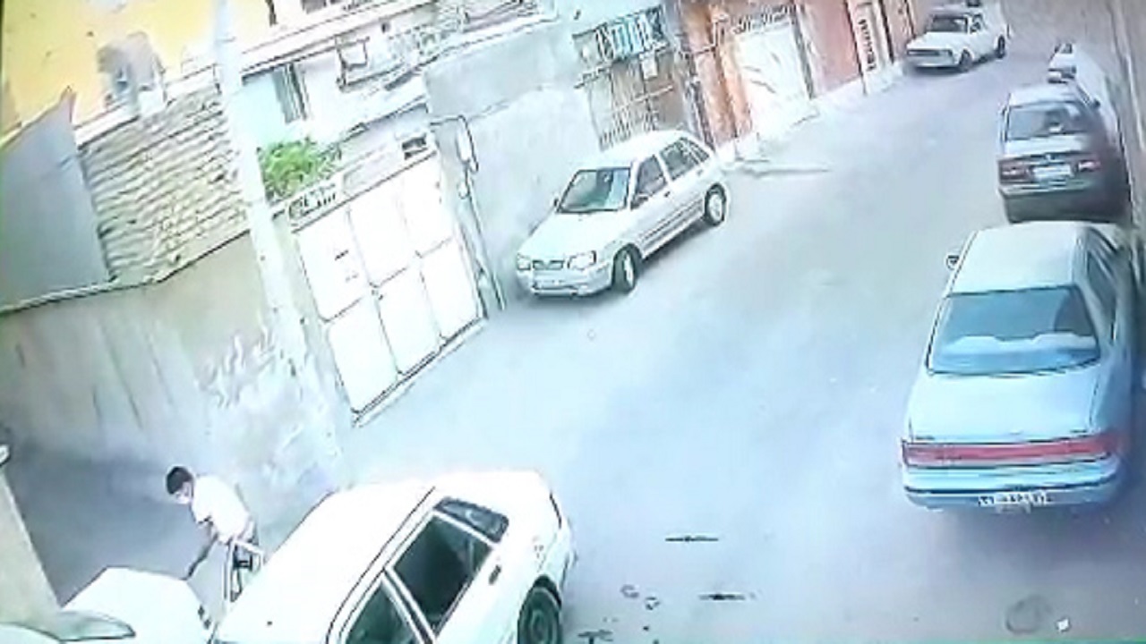 سرقت از پژو ۴۰۵ در ۳۰ ثانیه! + فیلم