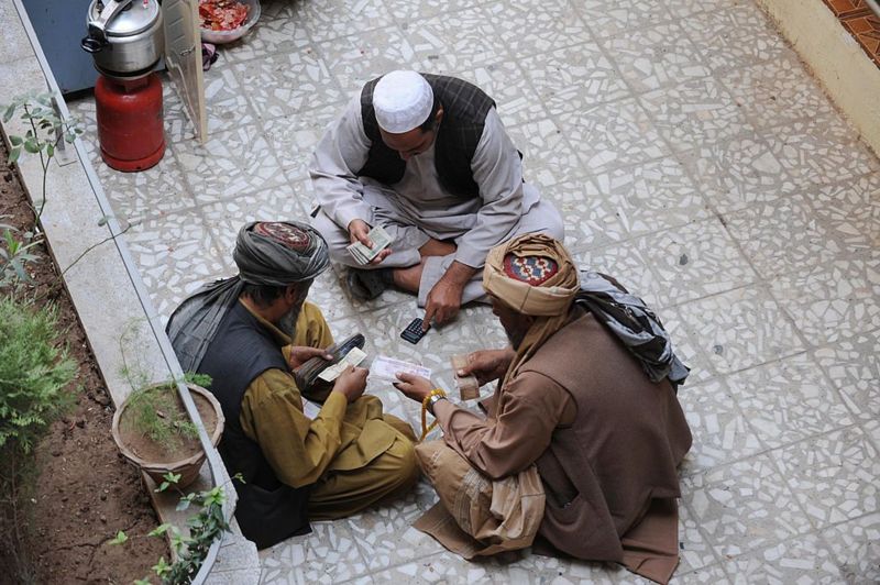 چرا دلار لب مرز ارزان&zwnj;تر از تهران است؟