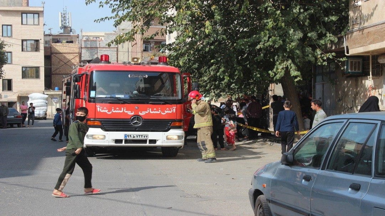 آتش سوزی یک واحد مسکونی در پاسگاه نعمت آباد/ فوت مرد ۵۰ ساله در حادثه