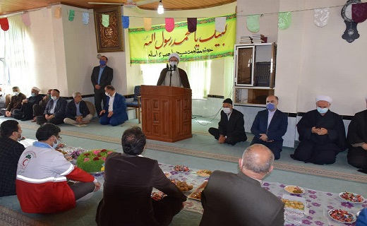 دیدار آیت الله فلاحتی با خانواده شهید فرمان پوریعقوب