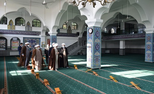 دیدار آیت الله فلاحتی با خانواده شهید فرمان پوریعقوب