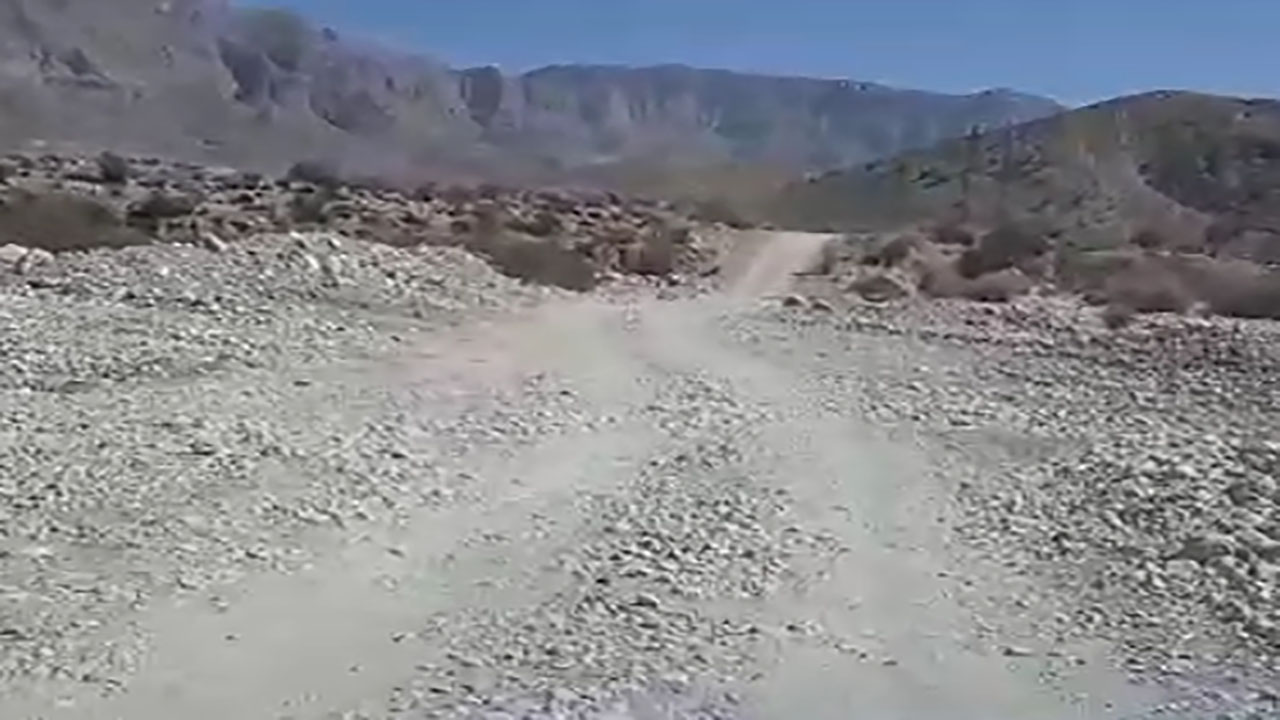 گلایه از وضع نامناسب جاده در روستای توتنگ + فیلم