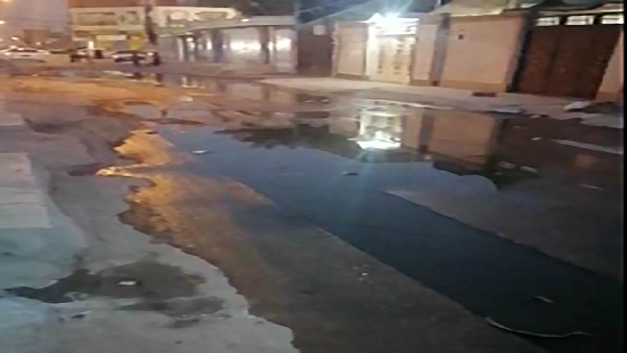خیابان‌های کوی انقلاب مملو از فاضلاب + فیلم