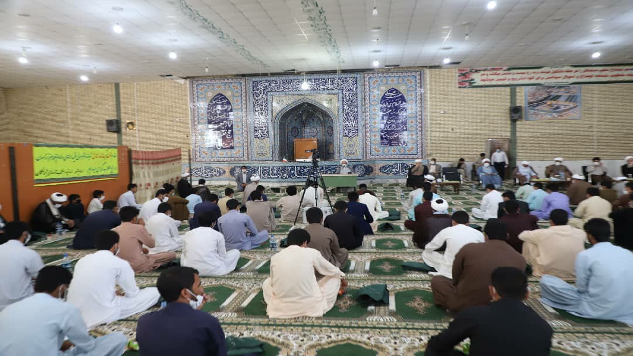 کادرسازی ریشه‌ای‌ترین اقدام حوزه‌های علمیه در مقابله با تهاجم فرهنگی دشمن است