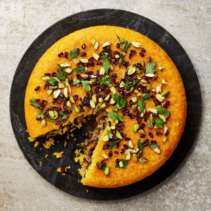 طرز تهیه مرحله به مرحله ته چین اسفناج و مرغ مجلسی و لذیذ
