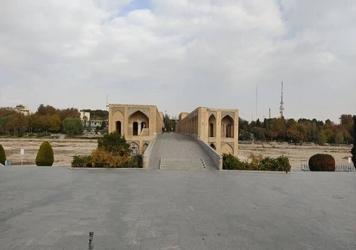 حریم منظری پل تاریخی خواجو اصفهان شکسته شد