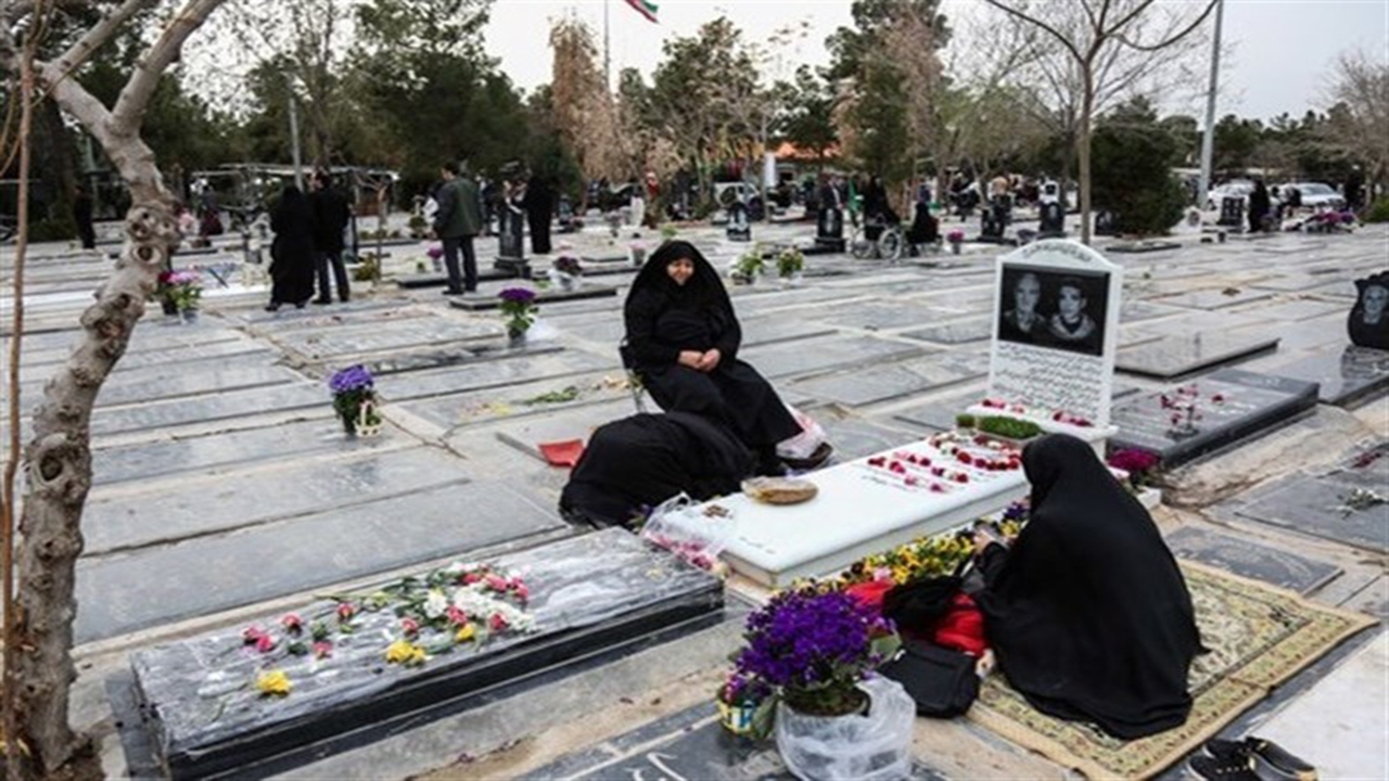 تجمع در آرامستان‌های ایلام صدای ناقوس مرگ را درآورد