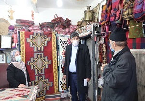 اشتغال ۴۰۰۰ نفر از اهالی عنبران به گلیم بافی