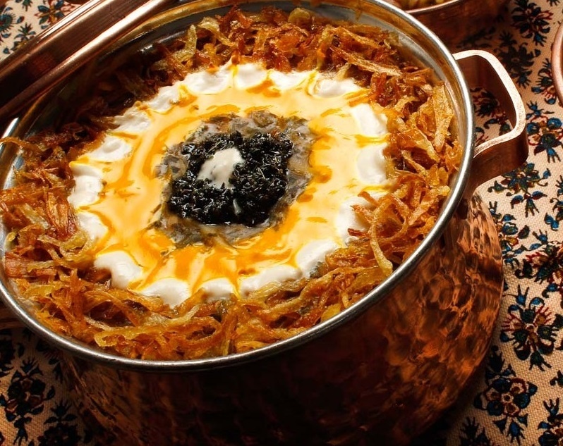طرز تهیه آش گوشت مجلسی و خوشمزه به روش شهر&zwnj;های مختلف
