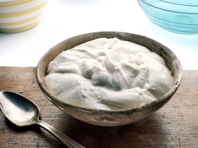 طرز تهیه ماست خانگی سفت و خوشمزه با بافت خامه&zwnj;ای + طرز تهیه ماست چکیده