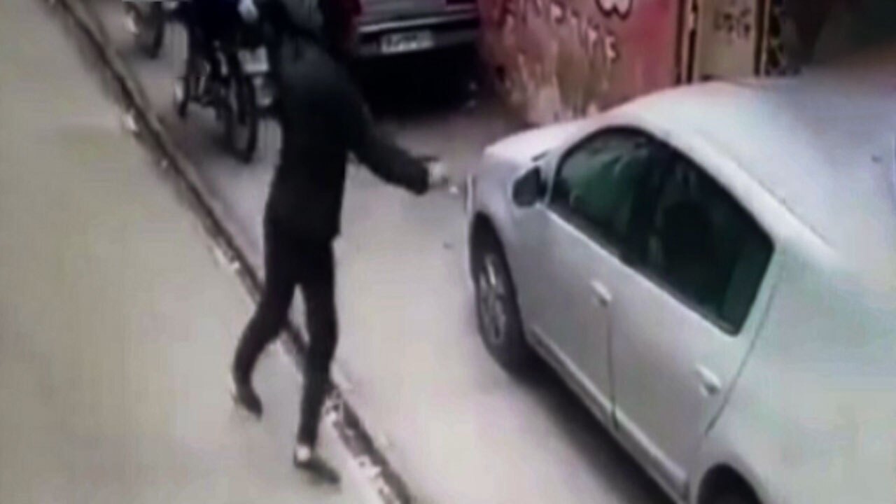 سرقت از خودروی ساندرو در یک چشم به هم زدن! + فیلم