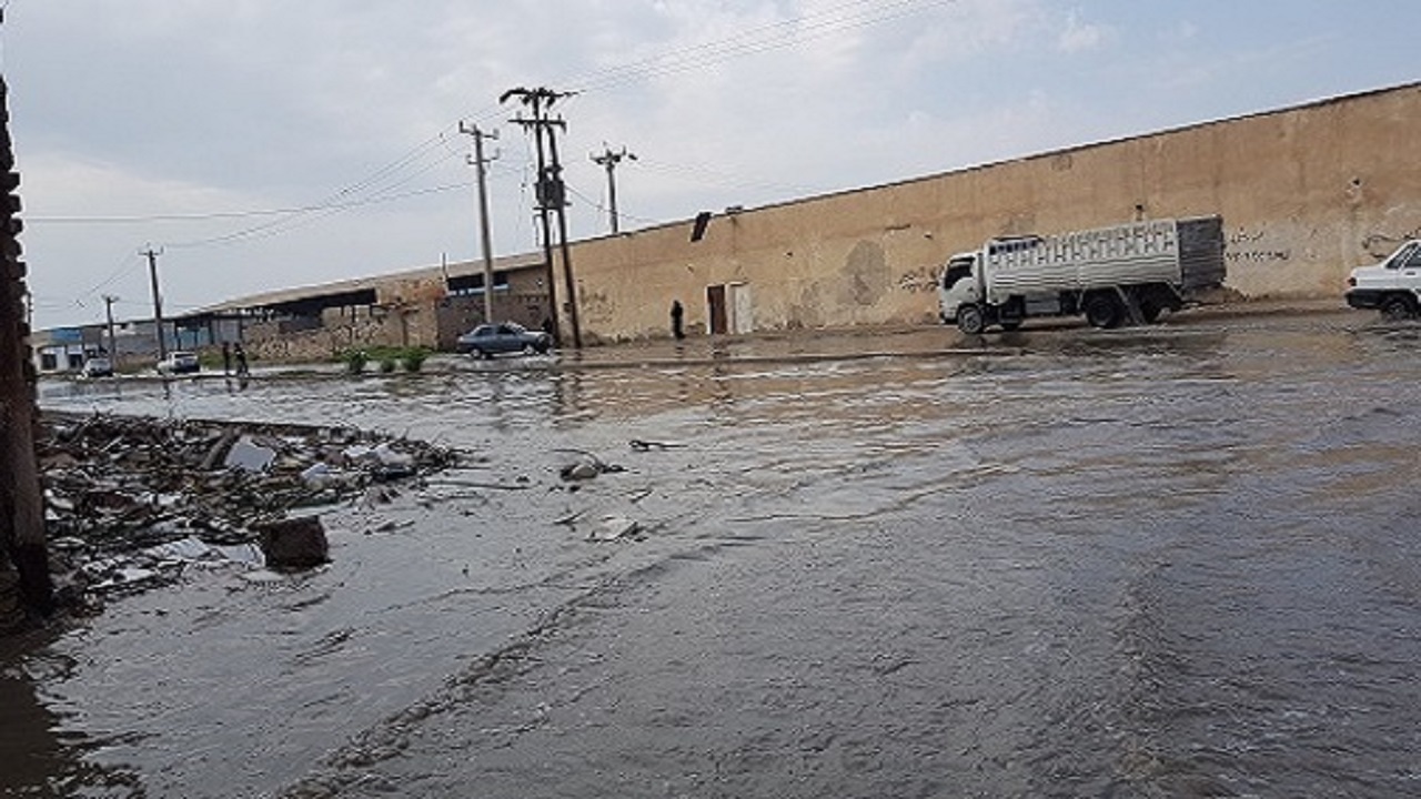مسکن مهر هندیجان جزیره‌ای بر روی فاضلاب/ مسئولان به فریاد ساکنان برسند