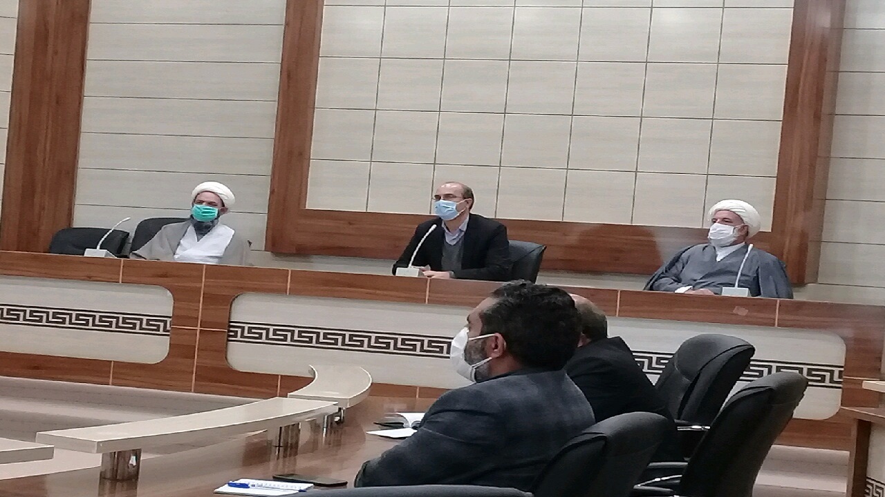 در بحث سلامت مردم با کسی تعارف نداریم