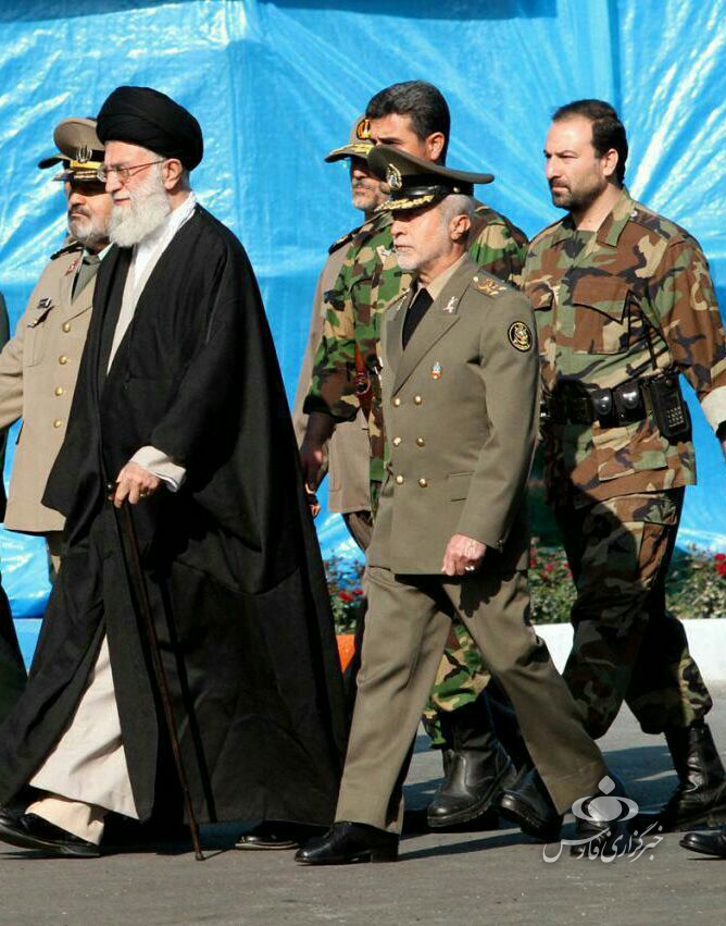 محافظانی که تا پای جانشان برای نظام ایستادند؛ از سرتیم حفاظتی مقام معظم رهبری تا تازه دامادی که همراه سردار سلیمانی شهید شد