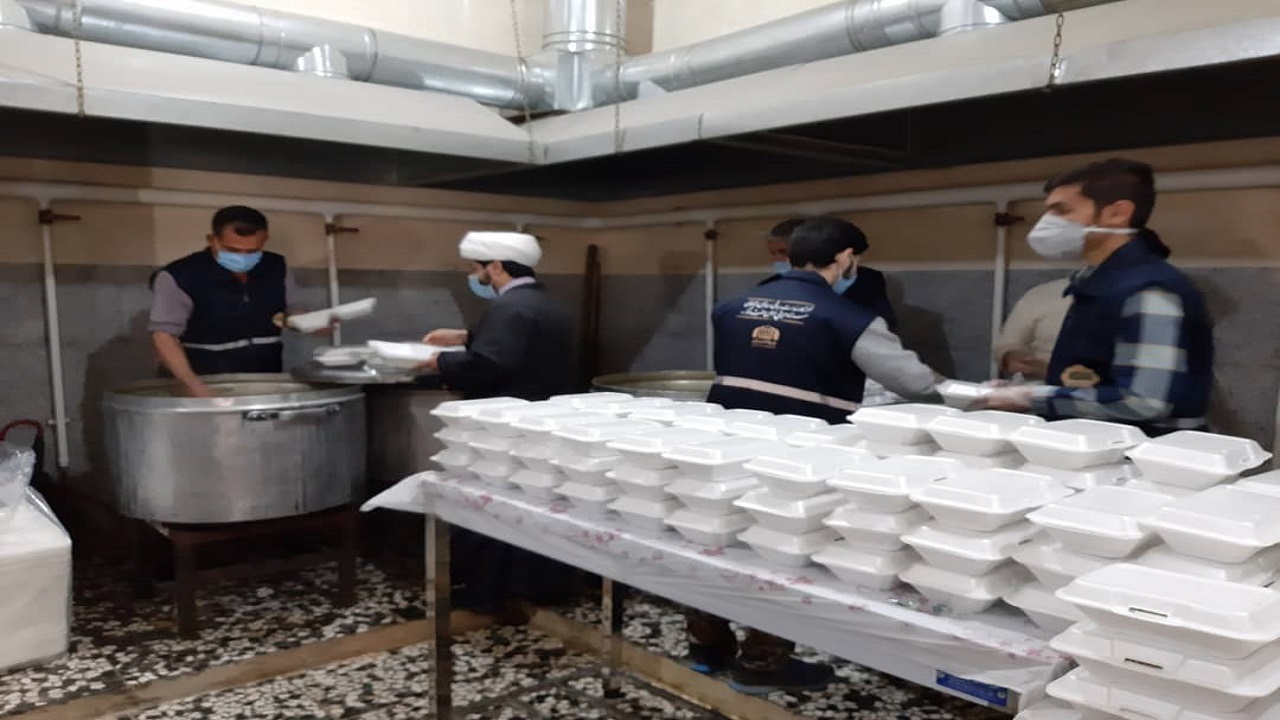 تهیه و توزیع یک هزار پرس غذا برای مناطق آبگرفته در اهواز