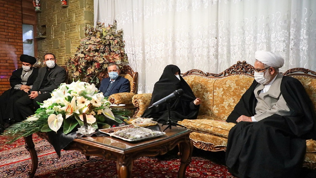 دادستان کل کشور با خانواده شهید فخری زاده دیدار کرد