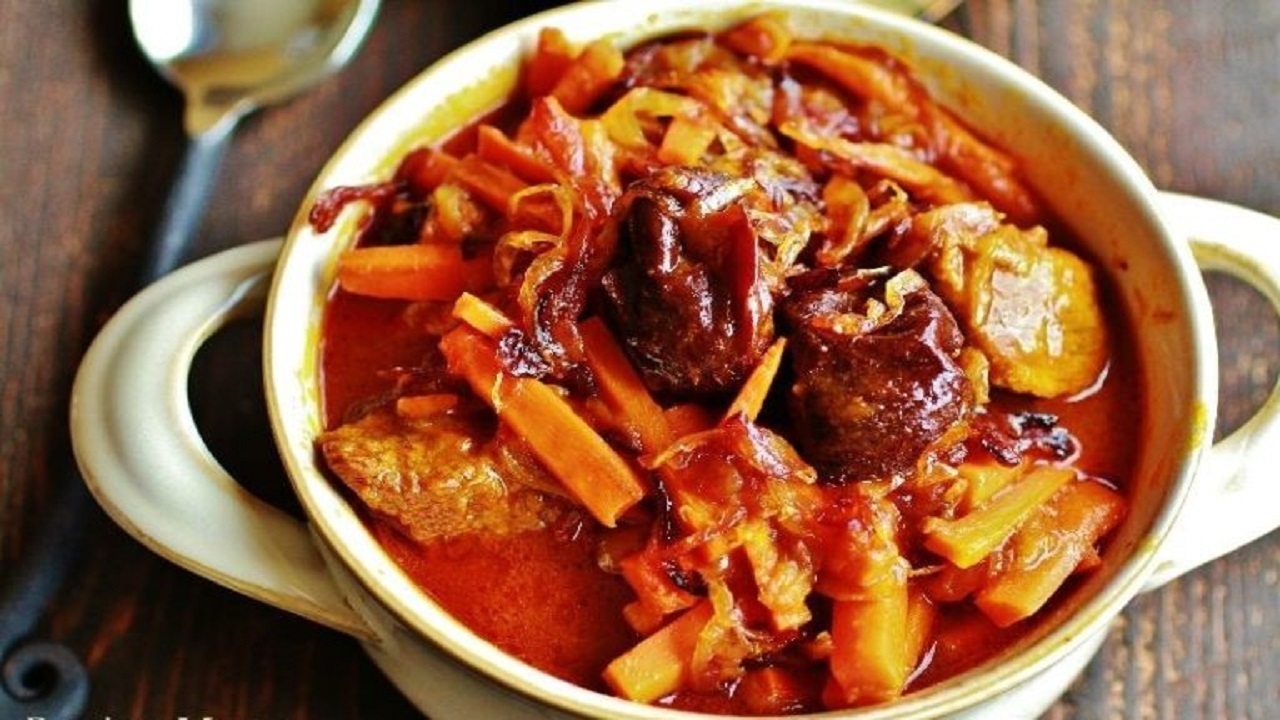 آموزش آشپزی؛ از رولت مرغ کبابی و توپ سیب زمینی با ژامبون و پنیر تا یک کوکوی متفاوت با چیپس و ترشی بادمجان بوشهری + تصاویر