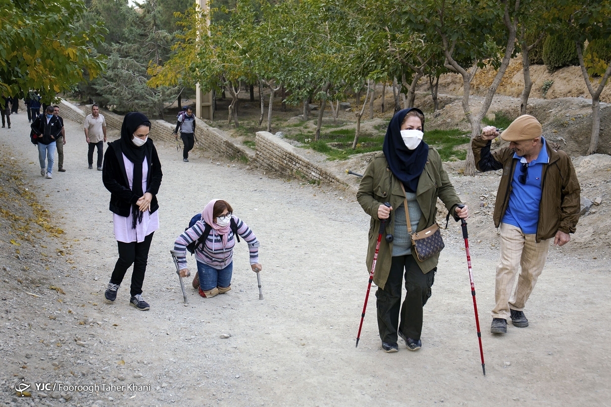 کوهنوردی با چانشی معلولیت؛ وقتی با زانو بند ابداعی به آرزو کودکی اش می&zwnj;رسد