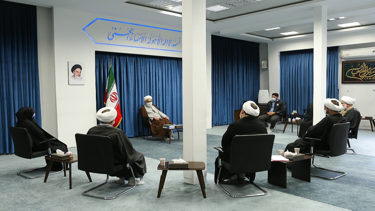 تجلیل از نخبگان حوزه علمیه قزوین