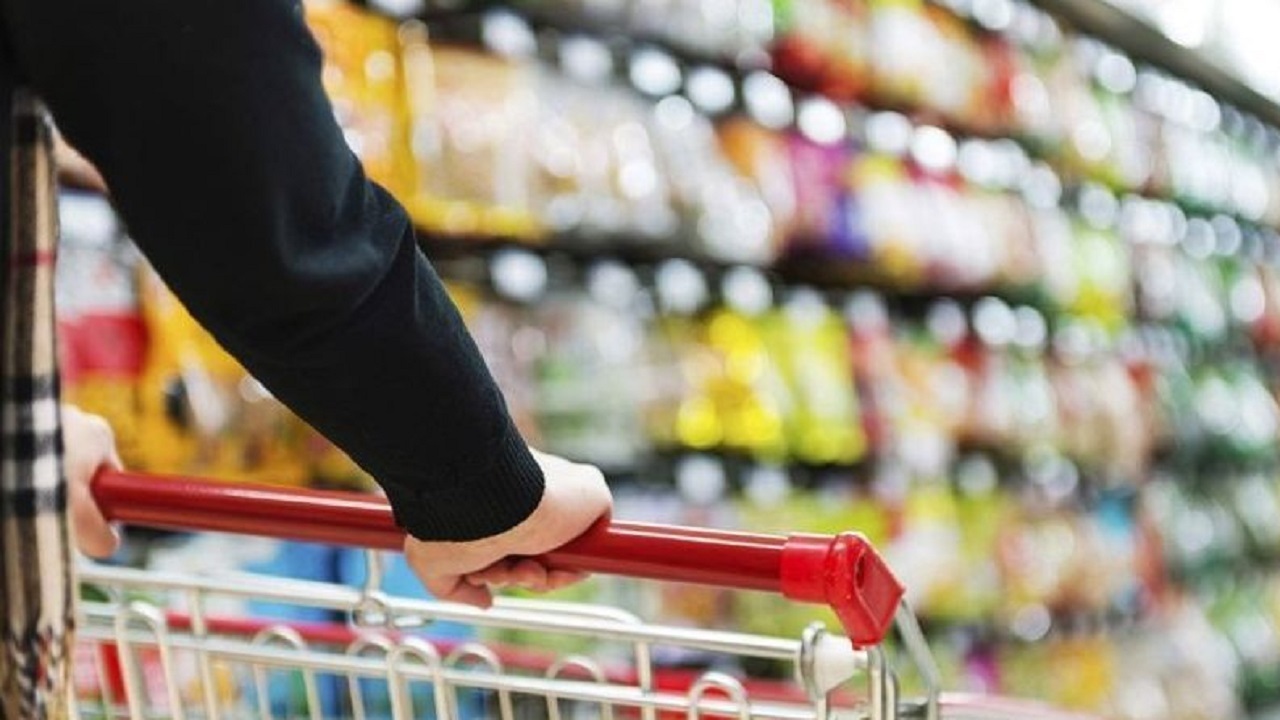 توزیع هزار و ۳۰۰ تُن کالای طرح تنظیم بازار در روستا‌های خراسان رضوی