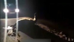 تصادف وحشتناک وانت و پژو در یک جاده مه‌آلود + فیلم
